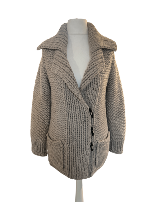 Iris v. Arnim Strickjacke mit Knebelknöpfen